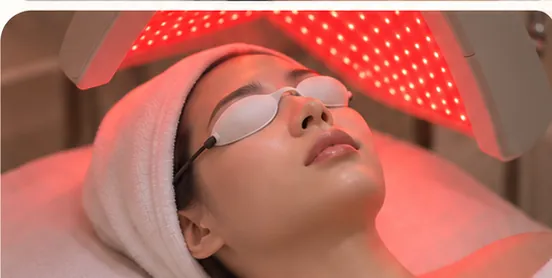 การฉายแสง LED แสงสีแดง ที่ GETGLOW Clinic สยามสแควร์วัน